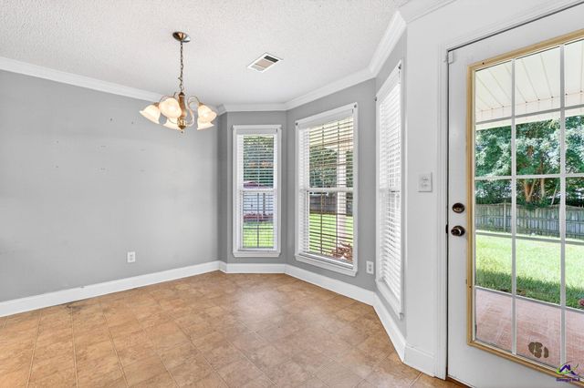 226 Spring Chase Circle, Kathleen, GA 31047