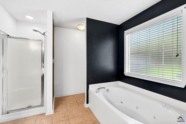 226 Spring Chase Circle, Kathleen, GA 31047