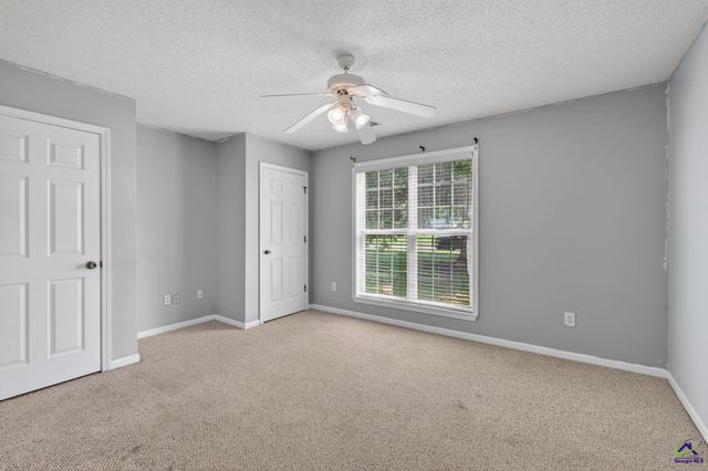 226 Spring Chase Circle, Kathleen, GA 31047