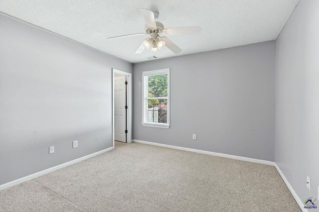 226 Spring Chase Circle, Kathleen, GA 31047