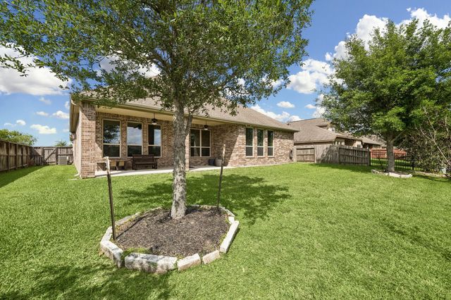 2202 Meadow Wind Drive, Pearland, TX 77089