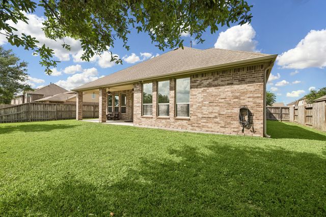 2202 Meadow Wind Drive, Pearland, TX 77089
