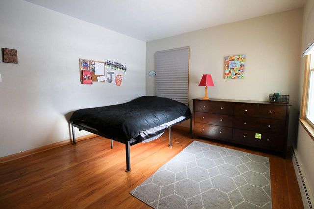 1016 W Glenn DRIVE, Waukesha, WI 53188