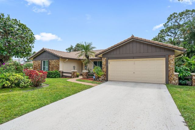 2493 Timbercreek Circle NW, Boca Raton, FL 33431