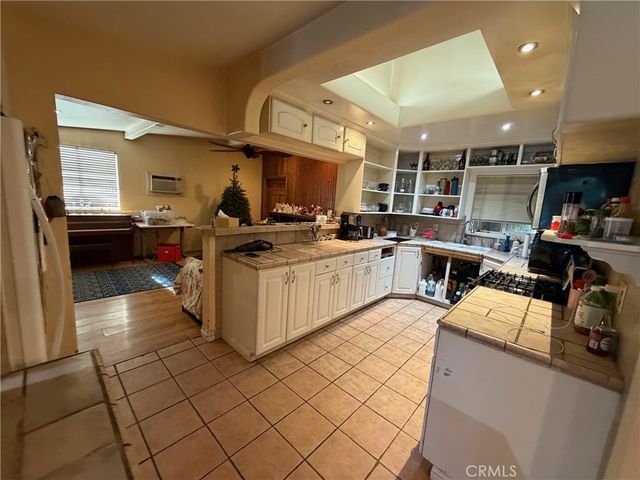 18453 E Armstead, Azusa, CA 91702