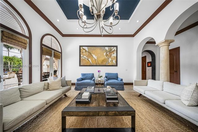 7538 SW 64th St, Miami, FL 33143