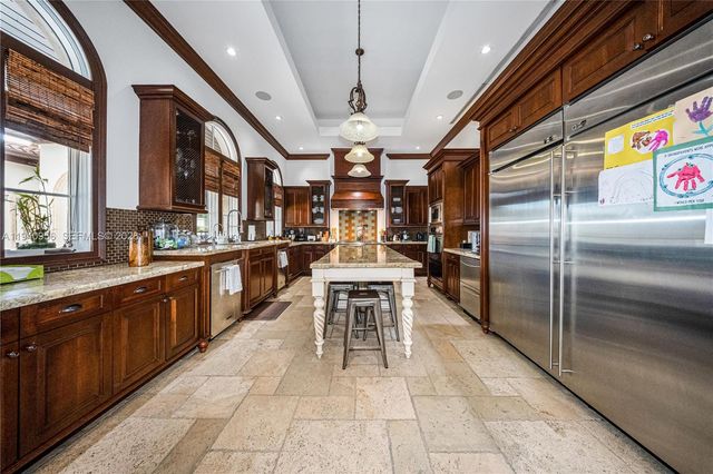 7538 SW 64th St, Miami, FL 33143