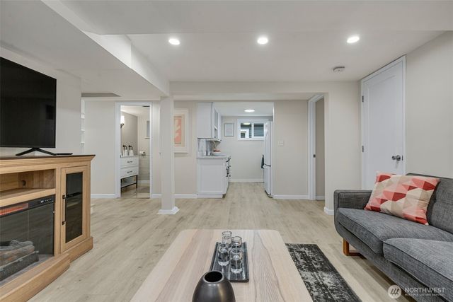 2629 Boyer Avenue E, Seattle, WA 98102