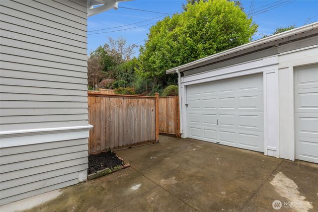 2629 Boyer Avenue E, Seattle, WA 98102