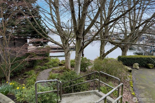 2629 Boyer Avenue E, Seattle, WA 98102