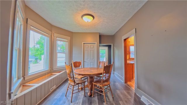 326 E Wilson Avenue, Girard, OH 44420