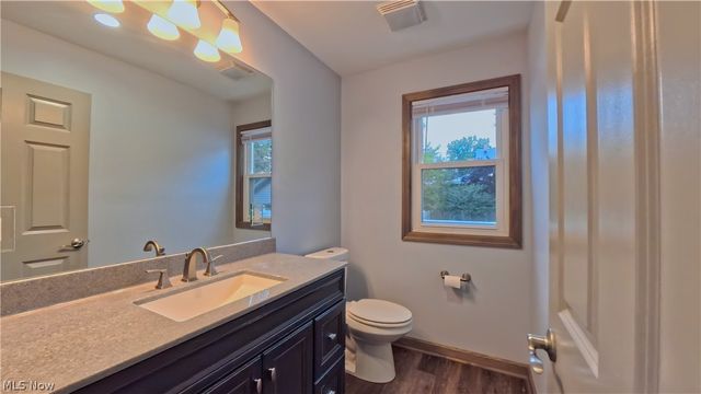 326 E Wilson Avenue, Girard, OH 44420