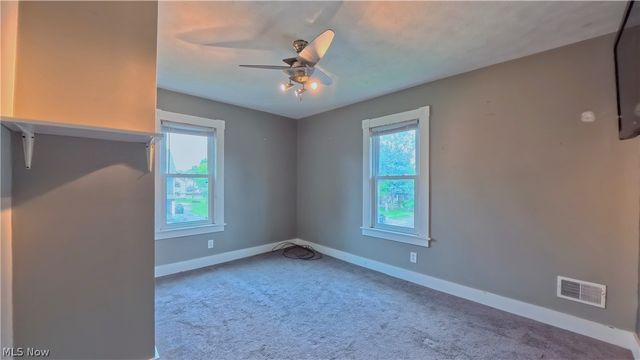 326 E Wilson Avenue, Girard, OH 44420
