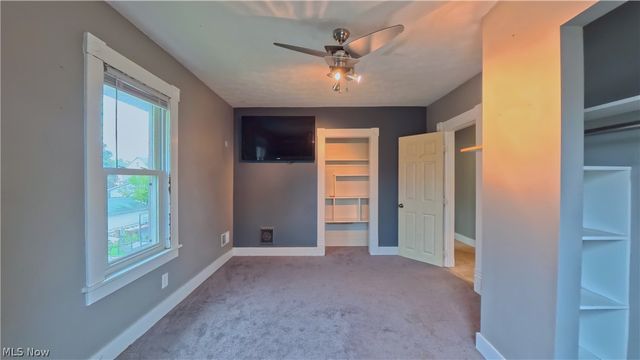326 E Wilson Avenue, Girard, OH 44420