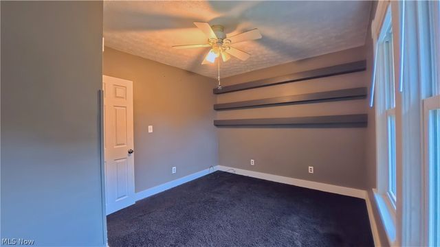 326 E Wilson Avenue, Girard, OH 44420