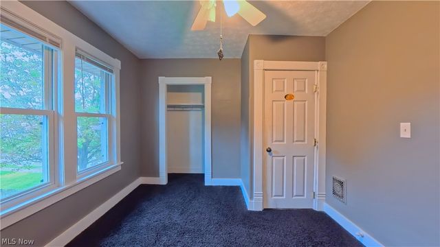 326 E Wilson Avenue, Girard, OH 44420