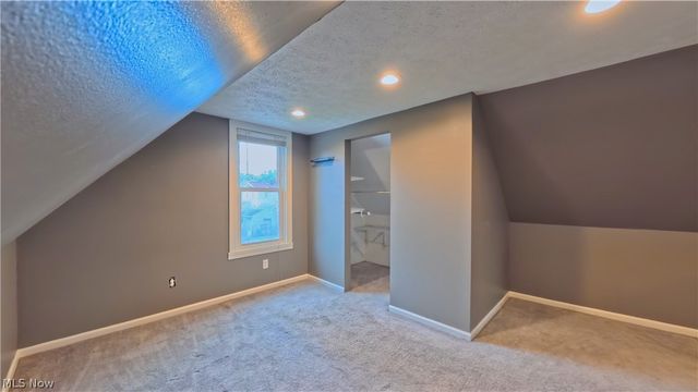 326 E Wilson Avenue, Girard, OH 44420