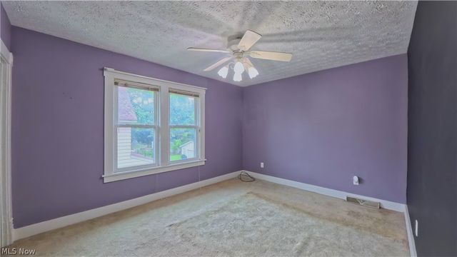 326 E Wilson Avenue, Girard, OH 44420