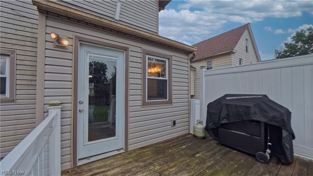326 E Wilson Avenue, Girard, OH 44420