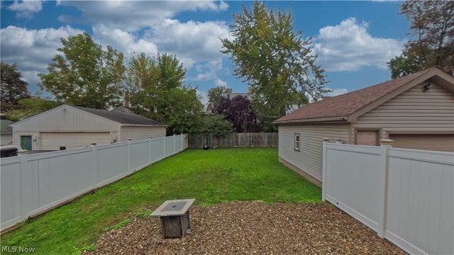 326 E Wilson Avenue, Girard, OH 44420
