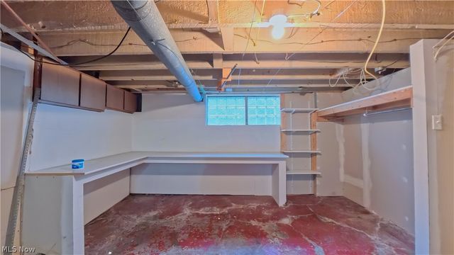 326 E Wilson Avenue, Girard, OH 44420
