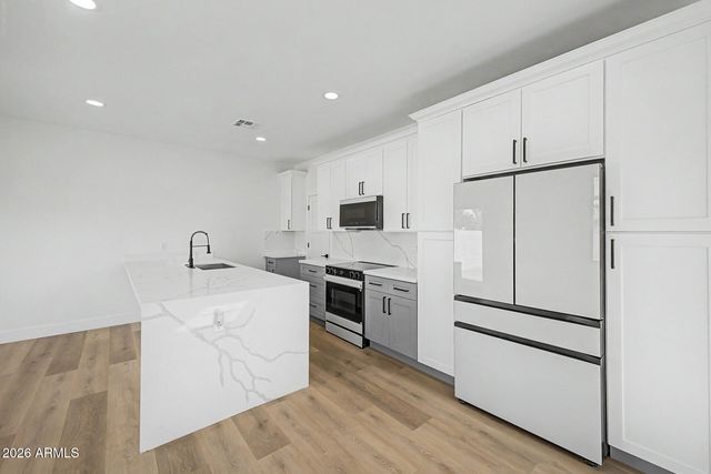 920 E PASADENA Avenue 1, Phoenix, AZ 85014
