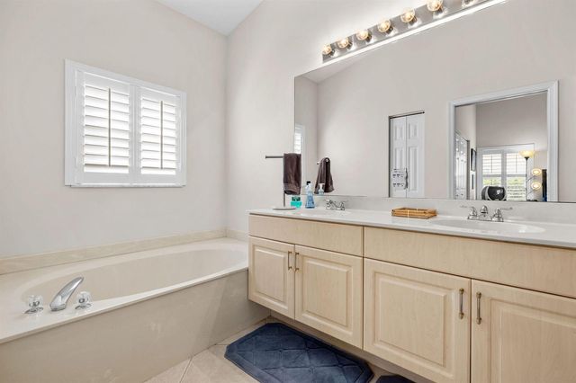 377 NW Granville Street, Port St. Lucie, FL 34986