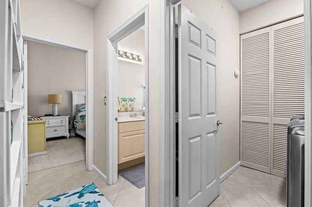 377 NW Granville Street, Port St. Lucie, FL 34986