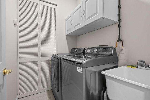 377 NW Granville Street, Port St. Lucie, FL 34986