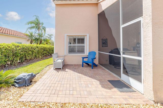 377 NW Granville Street, Port St. Lucie, FL 34986