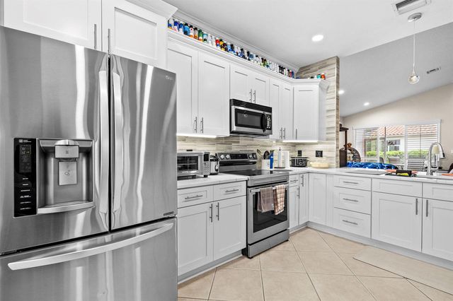377 NW Granville Street, Port St. Lucie, FL 34986