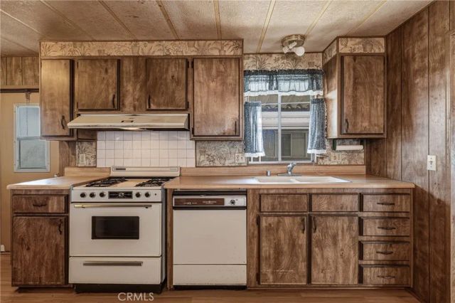 2776 Lakeshore, Lakeport, CA 95453