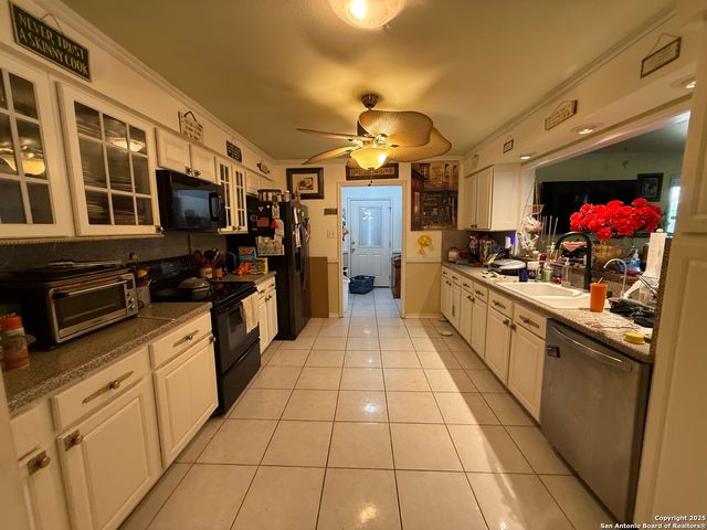 1320 Continental, Pleasanton, TX 78064