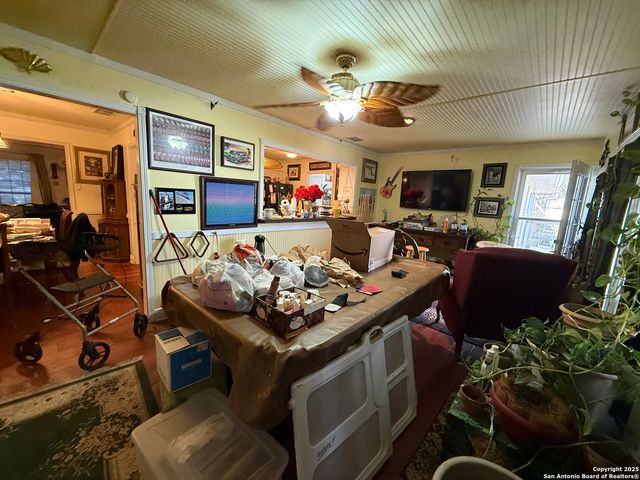 1320 Continental, Pleasanton, TX 78064