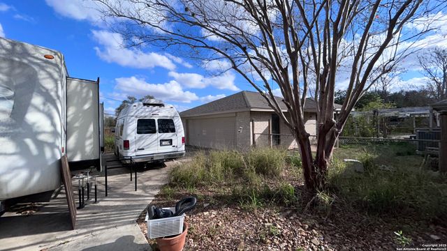 1320 Continental, Pleasanton, TX 78064