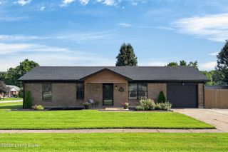 256 Big Oaks Dr, Louisville, KY 40229