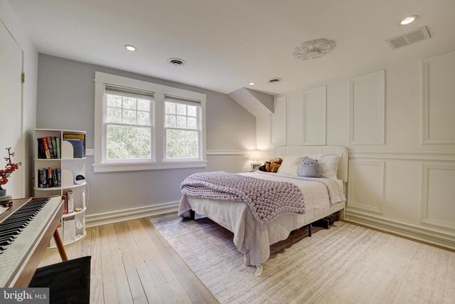 5142 KLINGLE ST NW, Washington, DC 20016