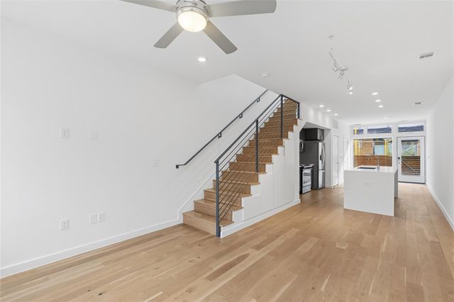 2002 E 7th ST 227, Austin, TX 78702