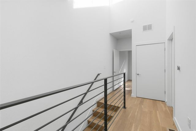 2002 E 7th ST 227, Austin, TX 78702