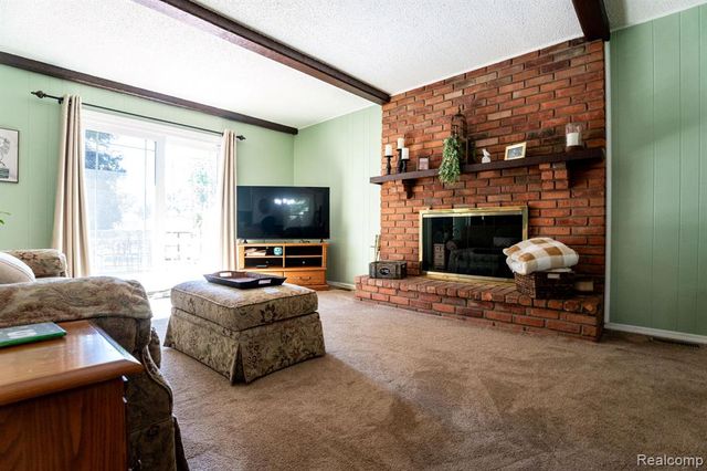 4190 Charter Oak Drive, Flint, MI 48507