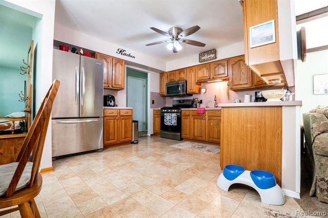 4190 Charter Oak Drive, Flint, MI 48507