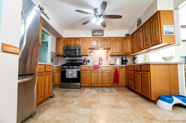 4190 Charter Oak Drive, Flint, MI 48507