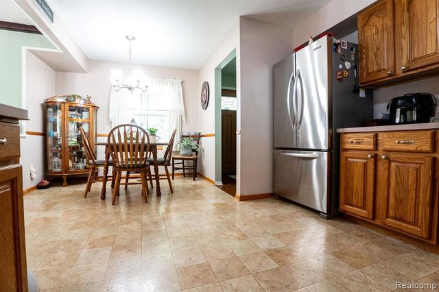 4190 Charter Oak Drive, Flint, MI 48507