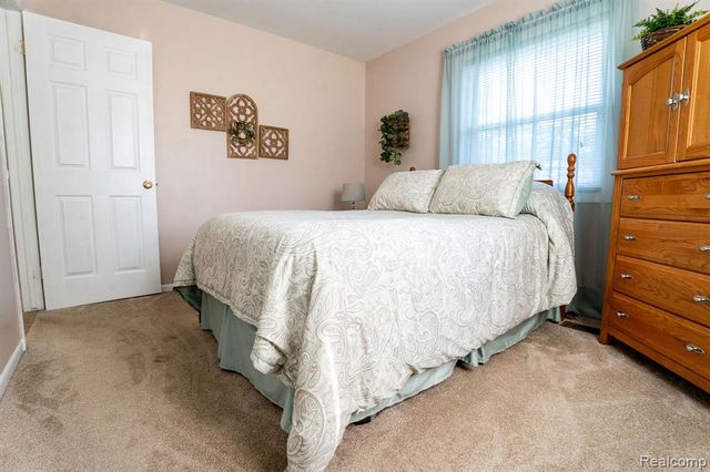 4190 Charter Oak Drive, Flint, MI 48507
