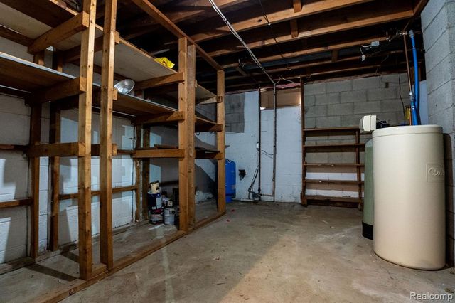 4190 Charter Oak Drive, Flint, MI 48507