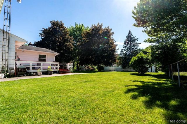 4190 Charter Oak Drive, Flint, MI 48507