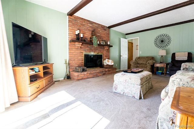 4190 Charter Oak Drive, Flint, MI 48507
