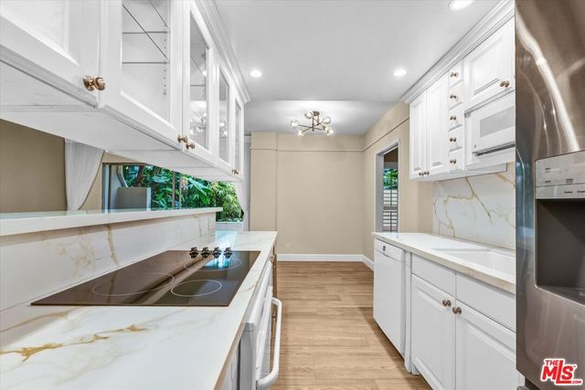 1131 Alta Loma Road 119, West Hollywood, CA 90069