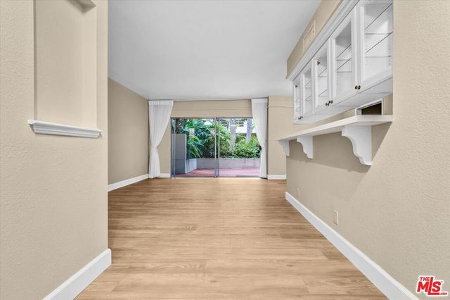 1131 Alta Loma Road 119, West Hollywood, CA 90069