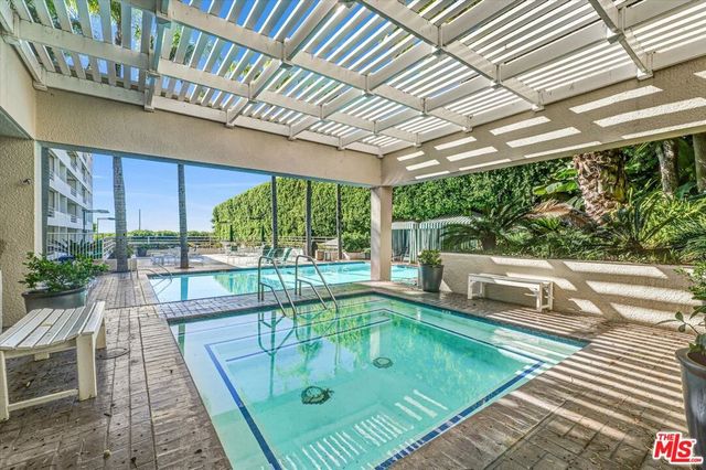 1131 Alta Loma Road 119, West Hollywood, CA 90069